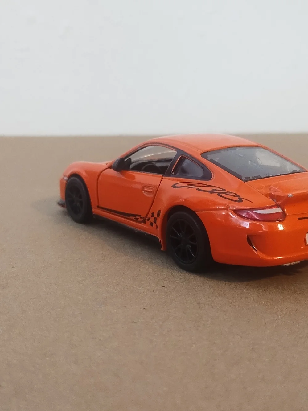 Kinsmart Porsche 911 GT3 RS Model Car Collectible Toy some scratches missing the
